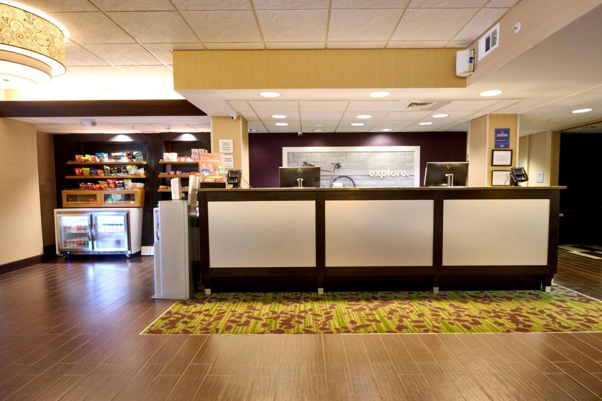 Hampton Inn Flemington Eksteriør bilde