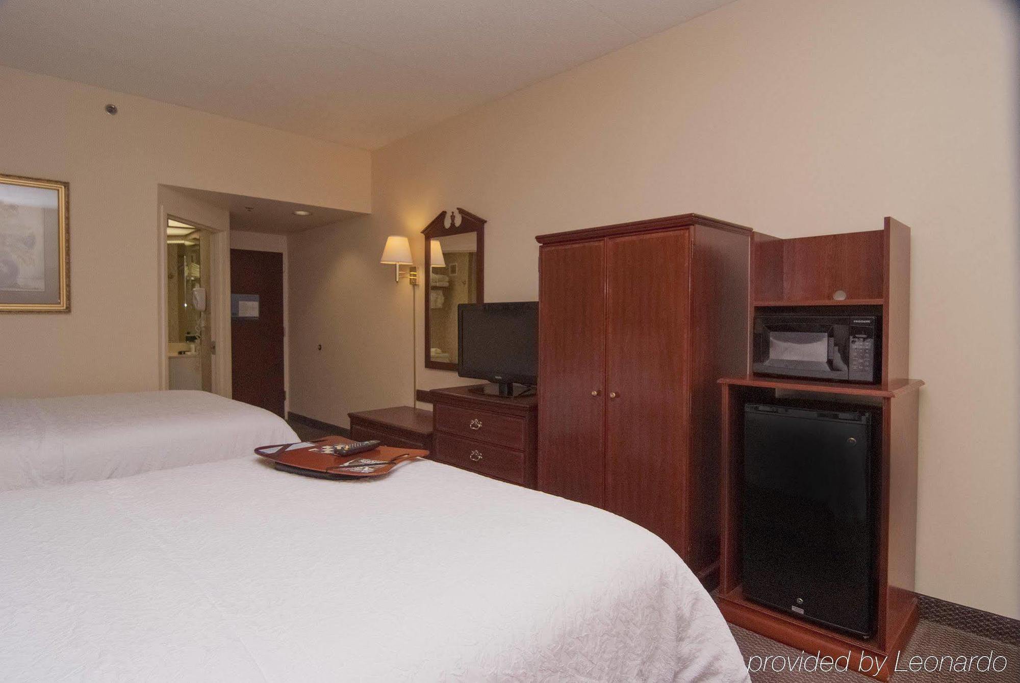 Hampton Inn Flemington Eksteriør bilde